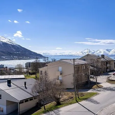 2 Bedroom In Mellomvegen Panorama アパート