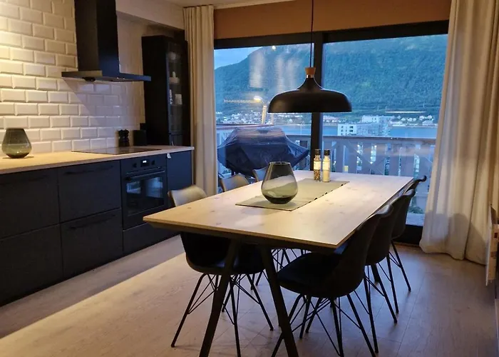 2 Bedroom In Mellomvegen Panorama * 트롬쇠
