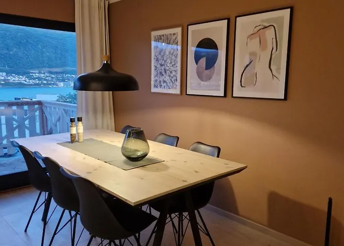 アパート 2 Bedroom In Mellomvegen Panorama