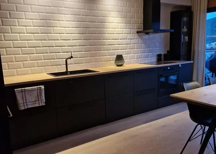 2 Bedroom In Mellomvegen Panorama * 트롬쇠